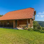 Daire Organic Homestead Mikl