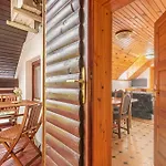 Daire Organic Homestead Mikl